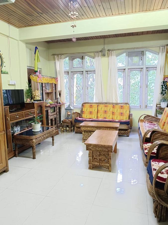 Anna Homestay Dirāng エクステリア 写真
